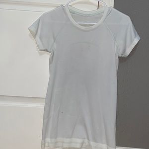 Lululemon Size 6 light mint swiftly tech shirt